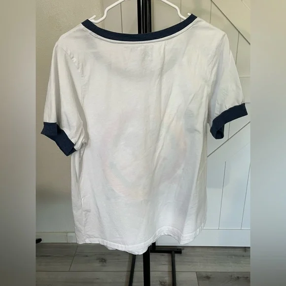 Disney Parks t-shirt - Picture 2 of 4